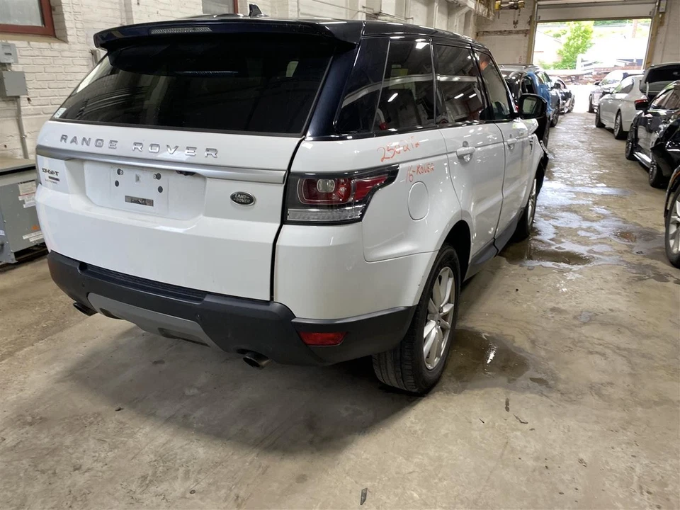 Used Fuel Injection Air Flow Meter fits: 2016 Land rover Range rover sport 3.0 G - Image 4 of 4