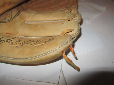 Wilson Signature Pro Model A2160 Jim Catfish Hunter