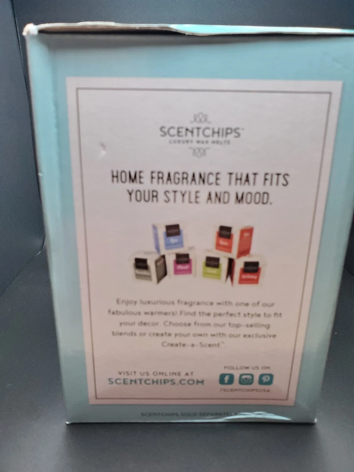 Scentchips Luxury Wax Melts Antique Cross Warmer With 2 Scents Floral Masculine - Image 4 of 4