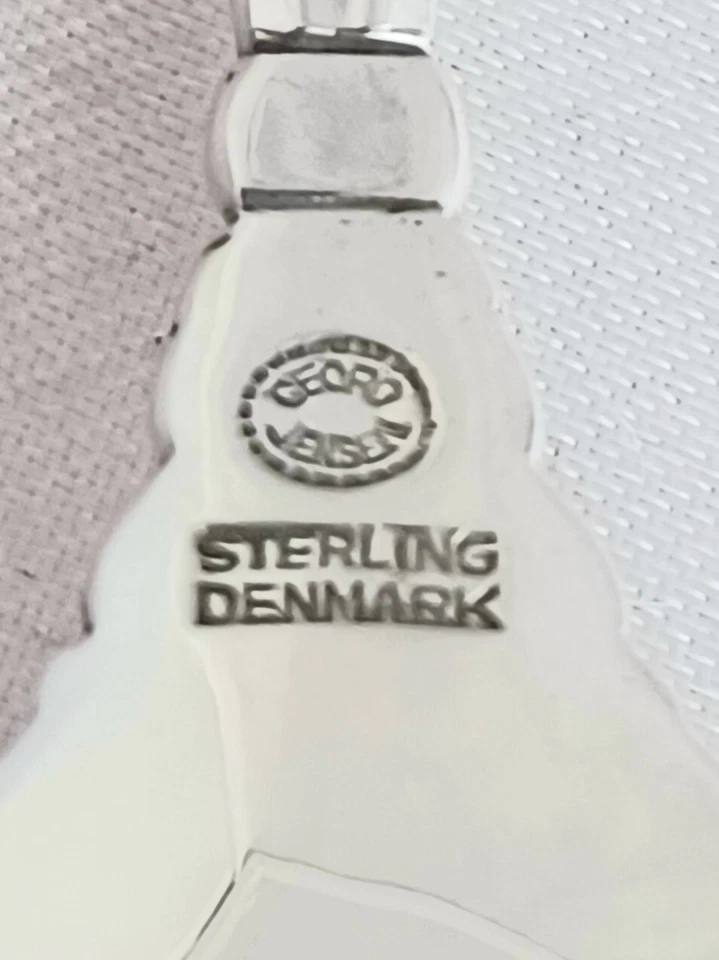 Tenedor de sardina esterlina Bellon de Georg Jensen - 4 dientes - 5 3/4" Foto 4 de 4