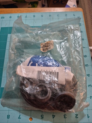 New Genuine EVINRUDE/JOHNSON/OMC 439967 GEARCASE SEAL KIT ASSEMBLY