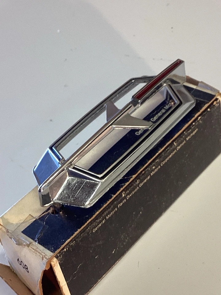 NOS 1968 Oldsmobile Delmont 88 Rear Marker Light Bezel, 400841 - Image 2 of 4