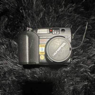 Olympus CAMEDIA C-4040ZOOM 4.1MP Compact Camera 7.5x Zoom Black USB