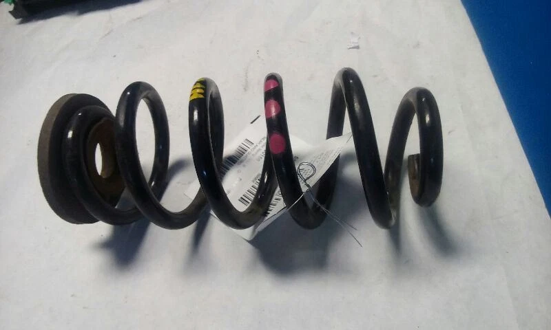 08-15 Audi TT Quattro muelle helicoidal trasero AWD Foto 2 de 4