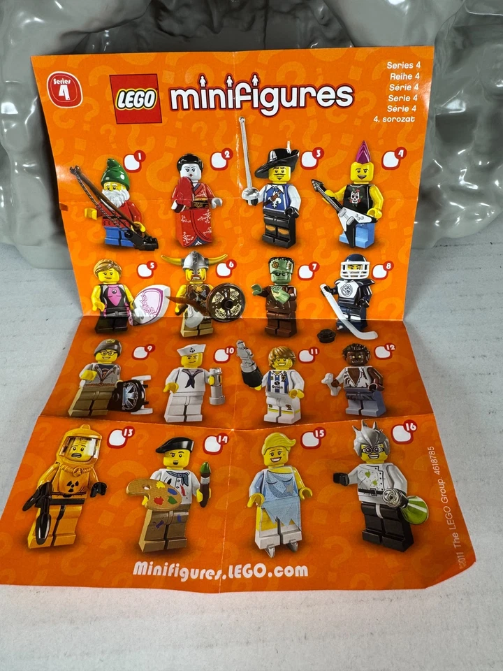 (8804) Minifigura LEGO CMF Series 4 gnomo de gramado - col04-1 completa com acessórios - Imagem 4 de 4