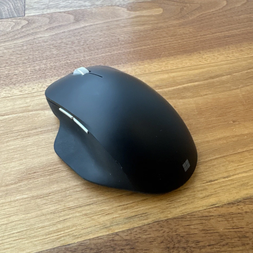 Microsoft Bluetooth Wireless Ergonomic Mouse Model 1955 - FAULTY SCROLL WHEEL - Image 2 of 4