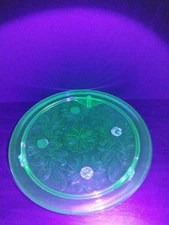 VTG Uranium Jeanette Depression Sunflower Footed Glow Green Glass Cake Plate