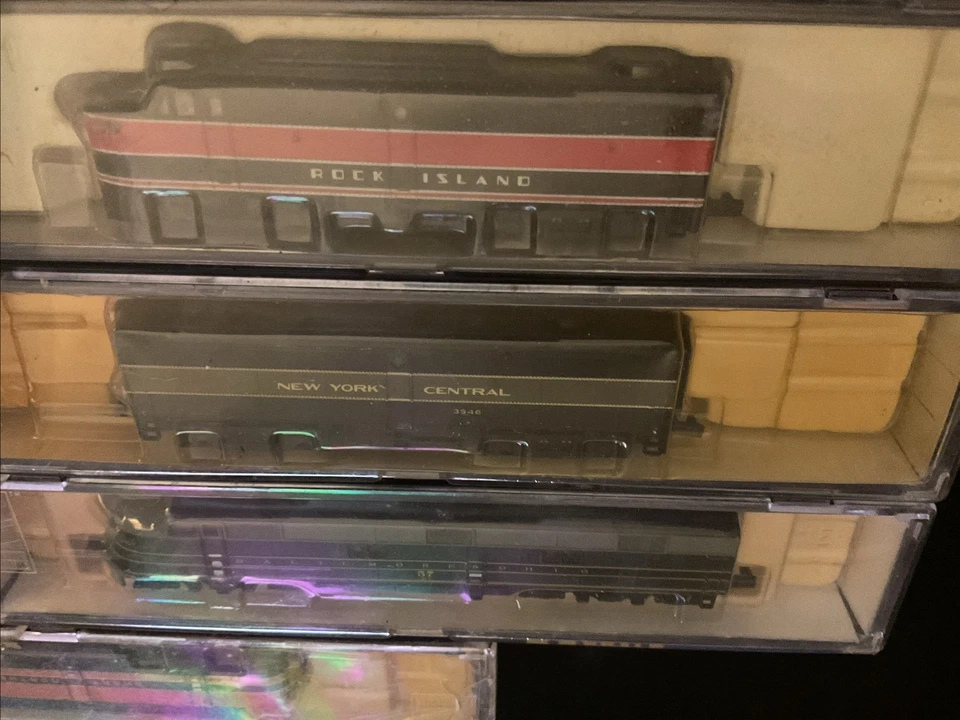 Lot of 9 ALL NEW N SCALE Life Like Diesel Locomotives DC. See Pictures - Image 4 of 4