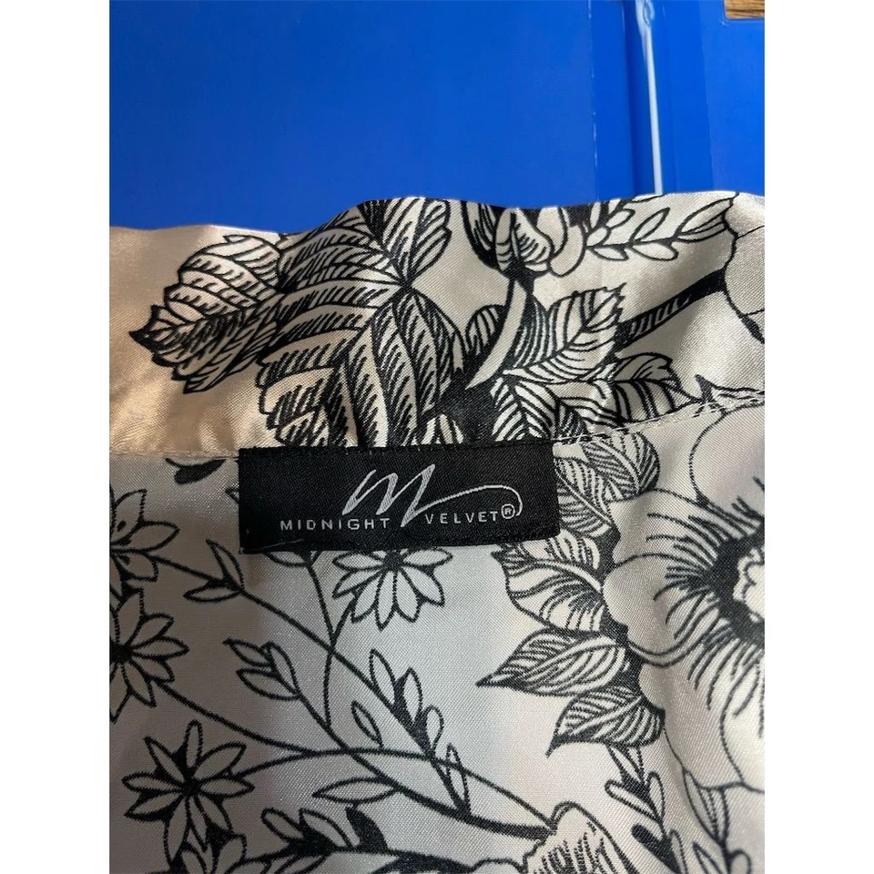 Conjunto de bata y vestido floral de terciopelo medianoche para mujer blanco negro talla L ver nota Foto 3 de 4