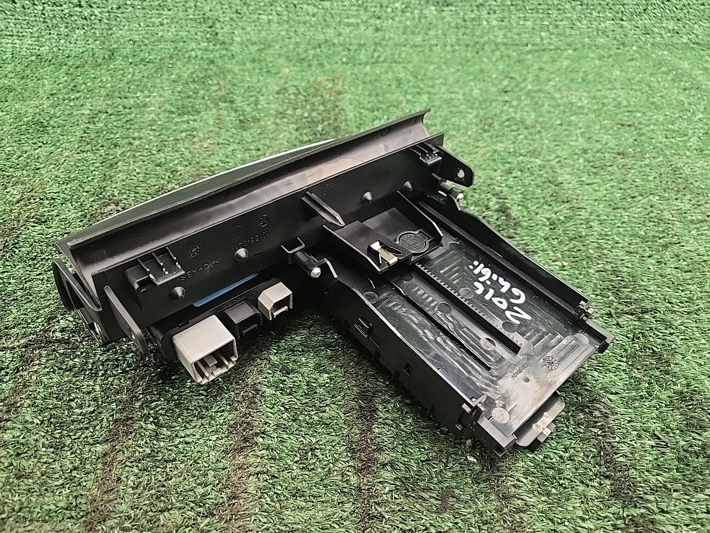 2014 - 2024 MASERATI GHIBLI DASH BIN TRAY COMPARTMENT PHONE HOLDER OEM 670066186