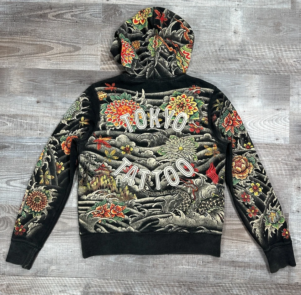 Sudadera con Capucha Cremallera Completa Tatuaje Tokio Marca Lucky Y2K De Colección Talla Mediana Flora de Dragón Asiático Foto 2 de 4