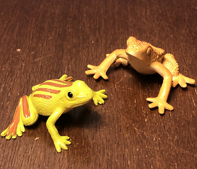VINTAGE Lot of 2 Plastic PVC Mini Tree Dart Frog Figures - 90s 1