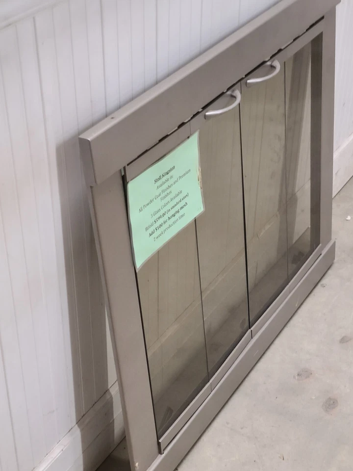 Puertas plegables de vidrio gris acabado plateado Stoll Kingston 36-1/2" x 30" Foto 4 de 4