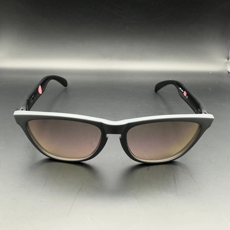 NUEVO Oakley Frogskins STAPLE COLL Dove Gris con Lentes Rosa Iridio 2011 RARO Foto 2 de 4