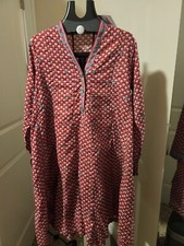 2 piece Pakistani Sapphire outfit. Kameez with wide leg pants. SIZE LARGE