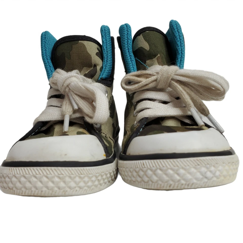 Crazy 8 Boys Camo High Top Sneakers Size 9 - Image 4 of 4