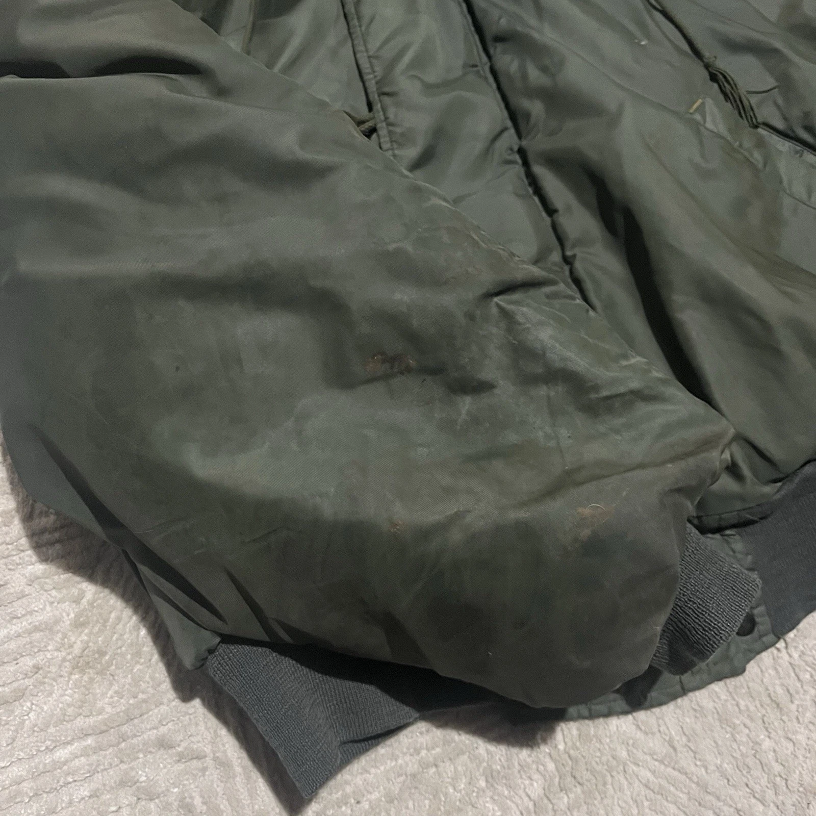 Vtg 80s Very stained Civ N-2B sage green Bomber Jacket heavy attached Hood Sz XL image 16