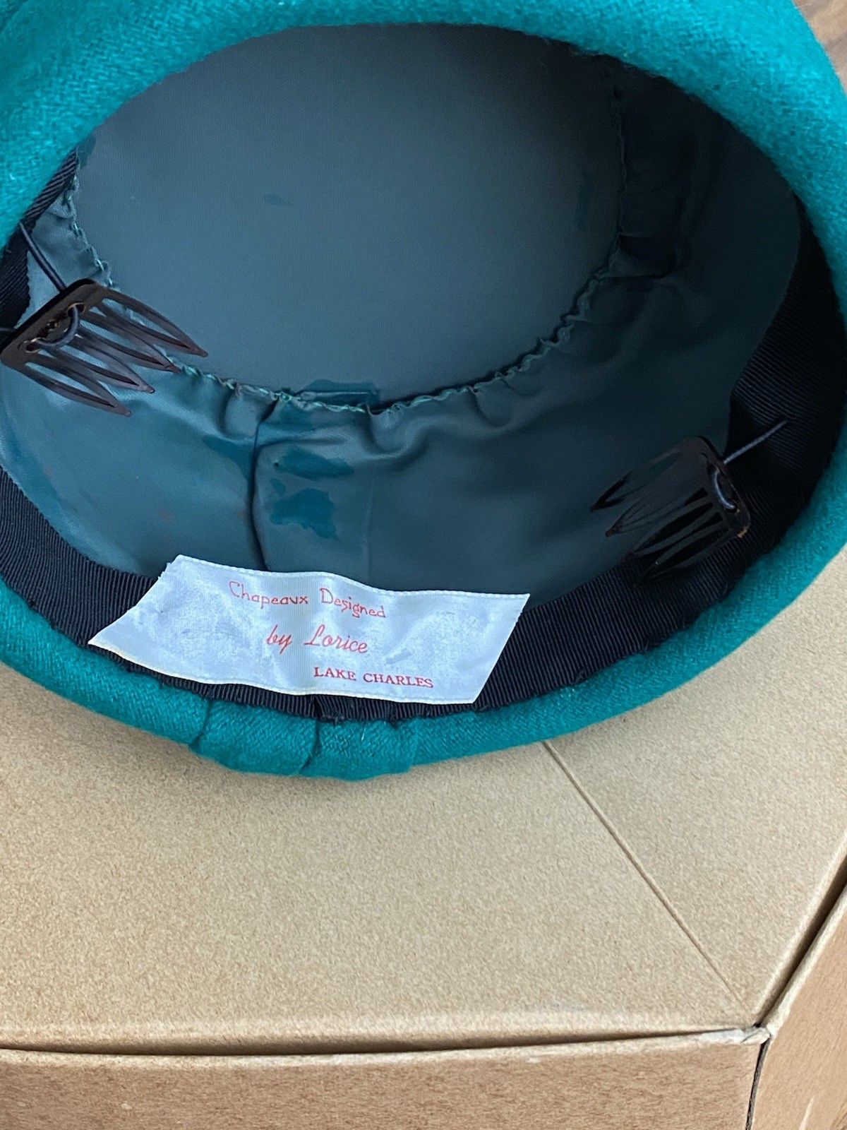 Green Wool - image 3