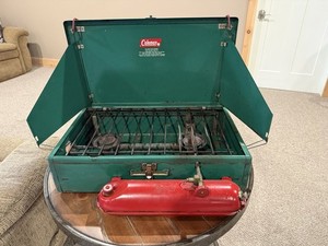 Vintage Coleman 413F Dual Burner Camp Stove Green Circa 1960's Nice - Untested