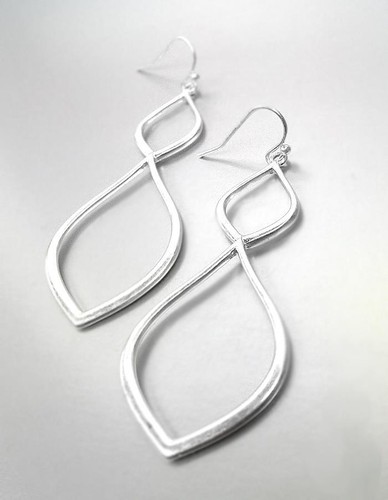 NEW Unique Elongated Silver Plated Skinny Teardrop Dangle Earrings - 第 1/2 張圖片
