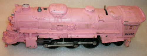 LIONEL POSTWAR 2037-500 GIRLS TRAIN LOCOMOTIVE WITH DAMAGED & BADLY REPARIED CAB - Picture 1 of 5