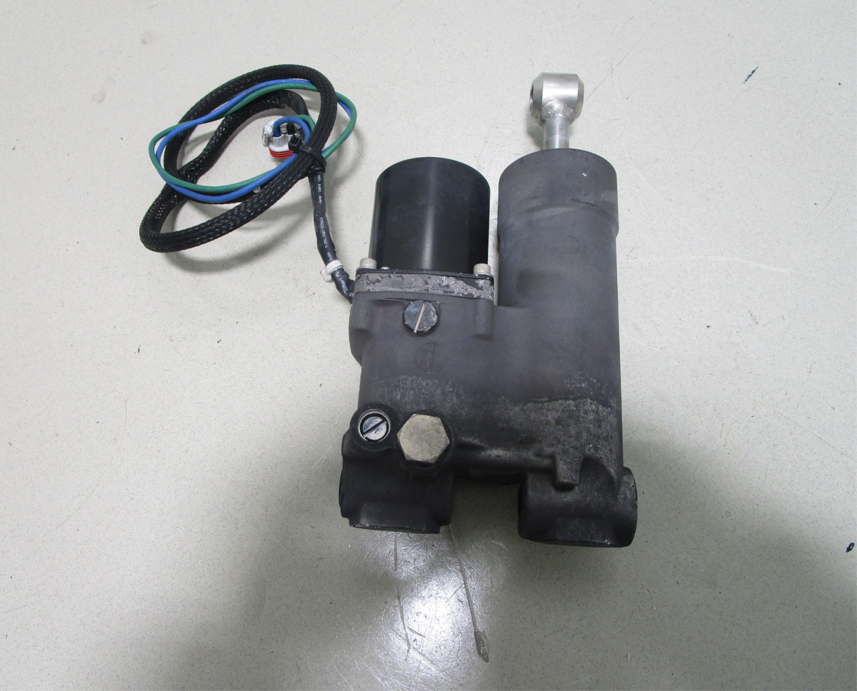 5008228 OMC Evinrude Johnson 15 Hp Outboard Hydraulic Power Trim