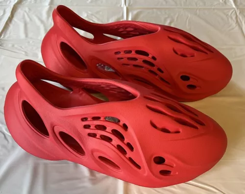 Adidas Yeezy Foam Runner Vermillion Size 9 Excellent  Condition Fast Ship