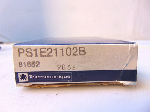 Telemecanique PS1E21102B Pneumatic Switch NEW OPEN BOX - S7052 - Picture 2 of 5