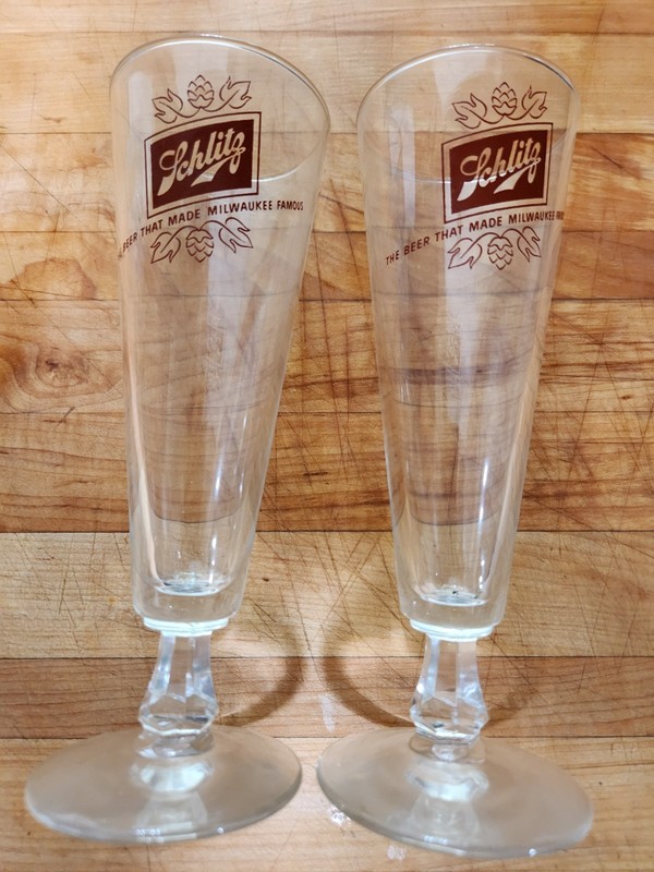 2 Vtg. Schlitz Stemmed Pilsner Glasses "The Beer That Made Milwaukee Famous" EUC