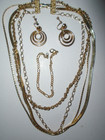 VINTAGE PRETTY GOLDTONE THREE-CHAIN LAYERED NECKLACE/BRACELET/EARRINGS SET — photo 2