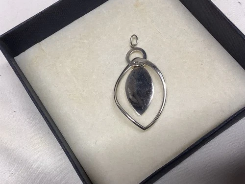 STERLING SILVER 925 LEAF PENDANT COSTUME JEWELLERY 3.5 cm