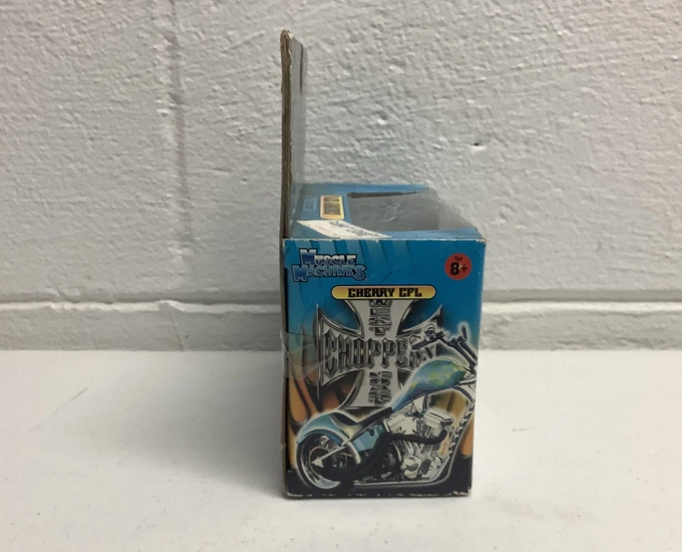 West Coast Choppers Jesse James 1:18 Motorcycle Muscle Machines Cherry CFL - Image 3 of 4