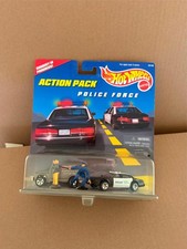 1996 Hot Wheels Action Pack Police Force Armored Truck And Police Car Z2