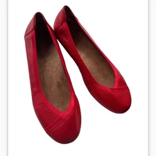 Vionic Spark Caroll Cherry Flats Women Size 9 leather