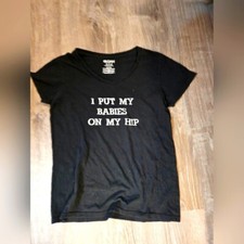 Cute Mommy V Neck Shirt Size Medium