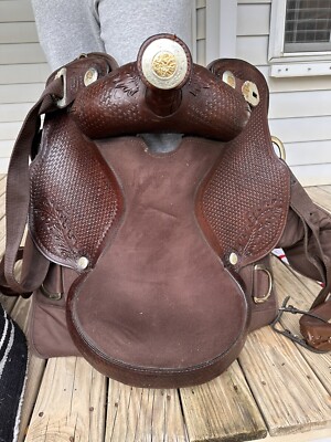 King Series Wester Saddle Comes With Crop, Saddle Pad And Cinches. $300