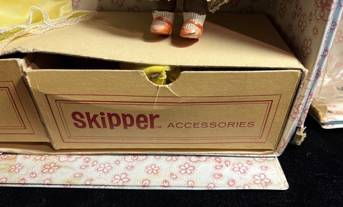 Vintage 1964 Barbie Skipper Doll Case w/Clothes Accessories Mattel Retro - Picture 10 of 22