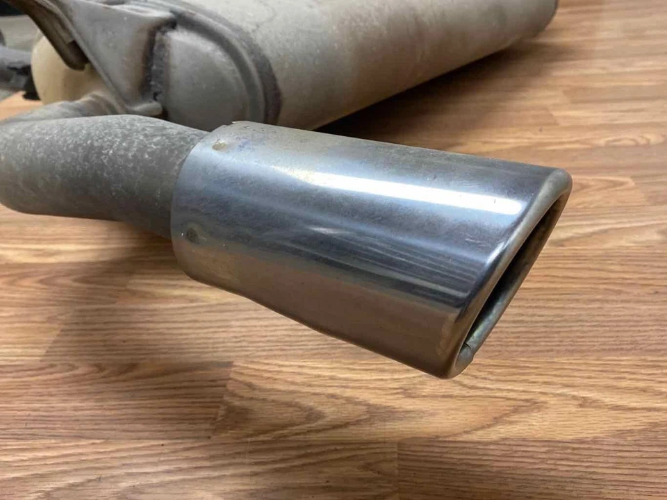 Silenciador de escape trasero Nissan 2,5 L OE para Nissan Rogue 2011-2012 Foto 4 de 4