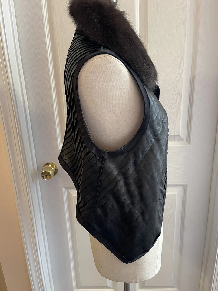 J. Mendel Black Leather Vest with Custom Barguzine Sable Collar Size 8 - Image 3 of 4