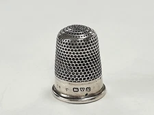 1920s VINTAGE HM SOLID SILVER ART DECO PERIOD SEWING THIMBLE/C.H 1924 2.7 g