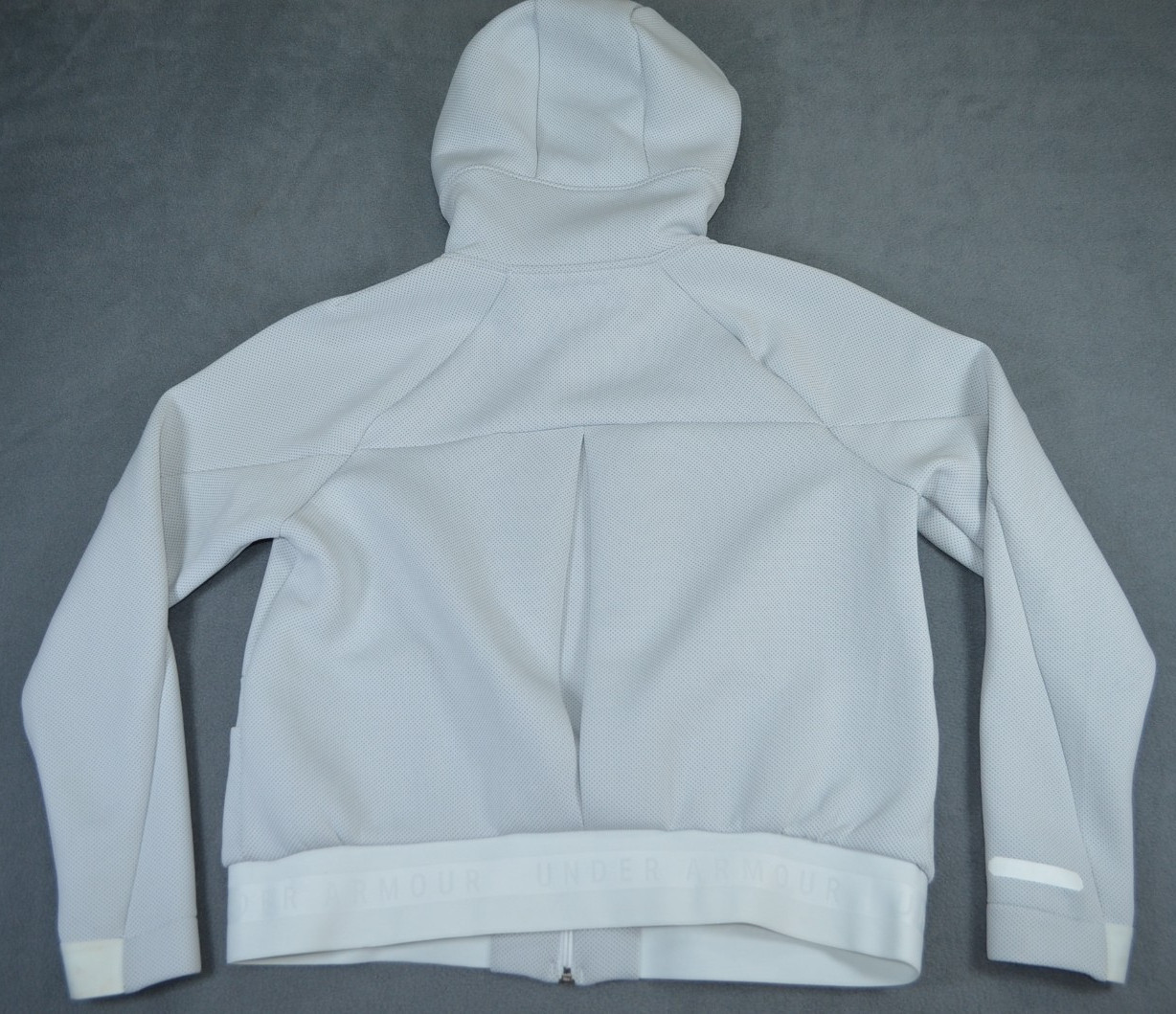 Under Armour Temperature-Control Zip Jacket 13178… - image 9