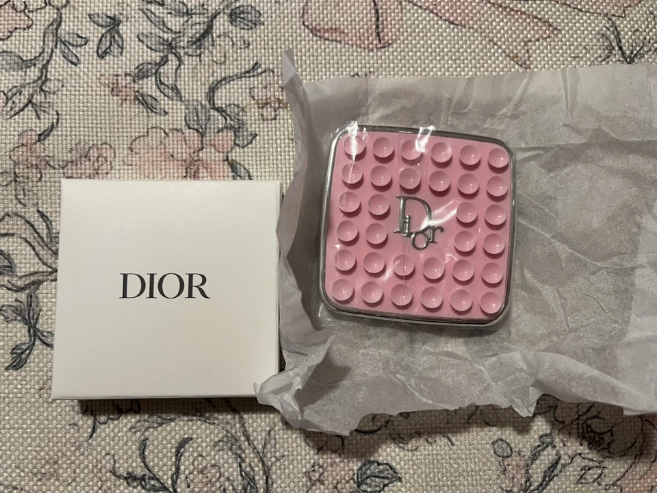Nuevo en caja Soporte de anillo de teléfono rosa Dior para teléfono con caja Dior blanca como regalo gratis Foto 2 de 2