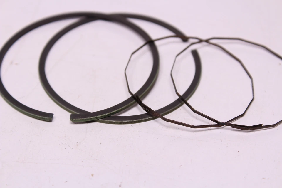 Anillos de pistón Yamaha AT1 CT1 NOS OEM CUARTO 248-11601-40 Foto 2 de 3