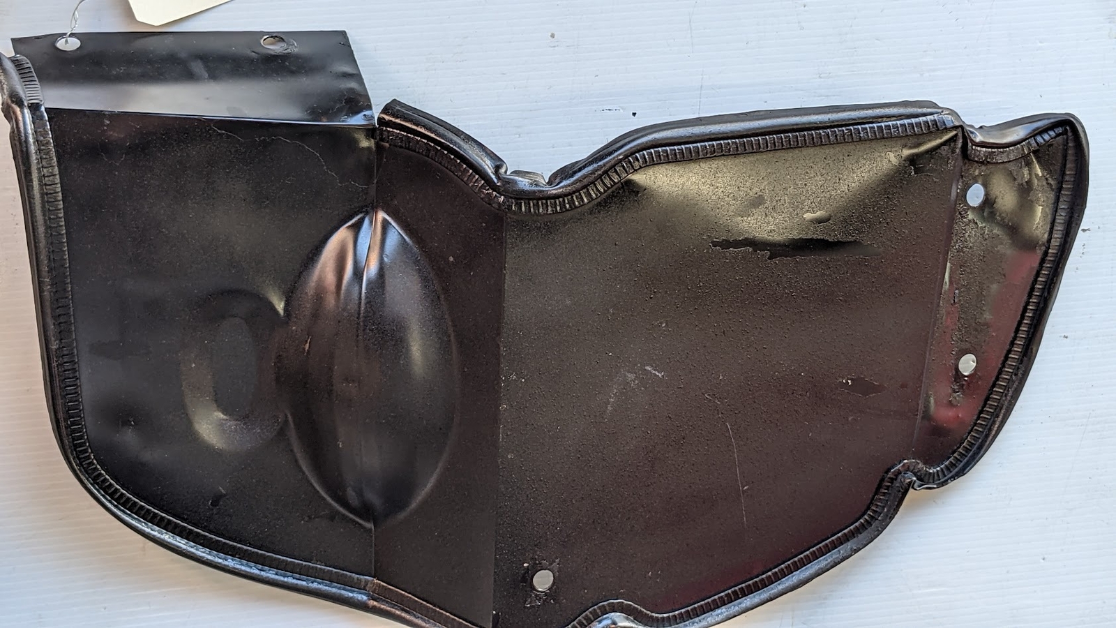 FERRARI 308 GTSi LEFT FRONT SPLASH GUARD UNDERFENDER MUD 60308400