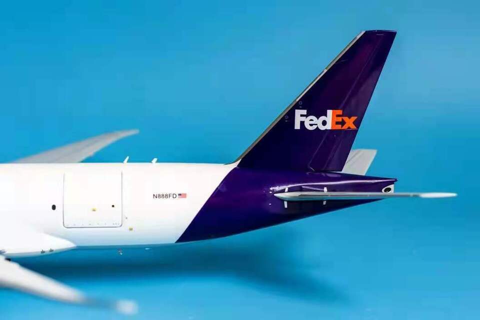 1 200 32CM GeminiJets FedEx Express BOEING 777-200LRF Airfreighter