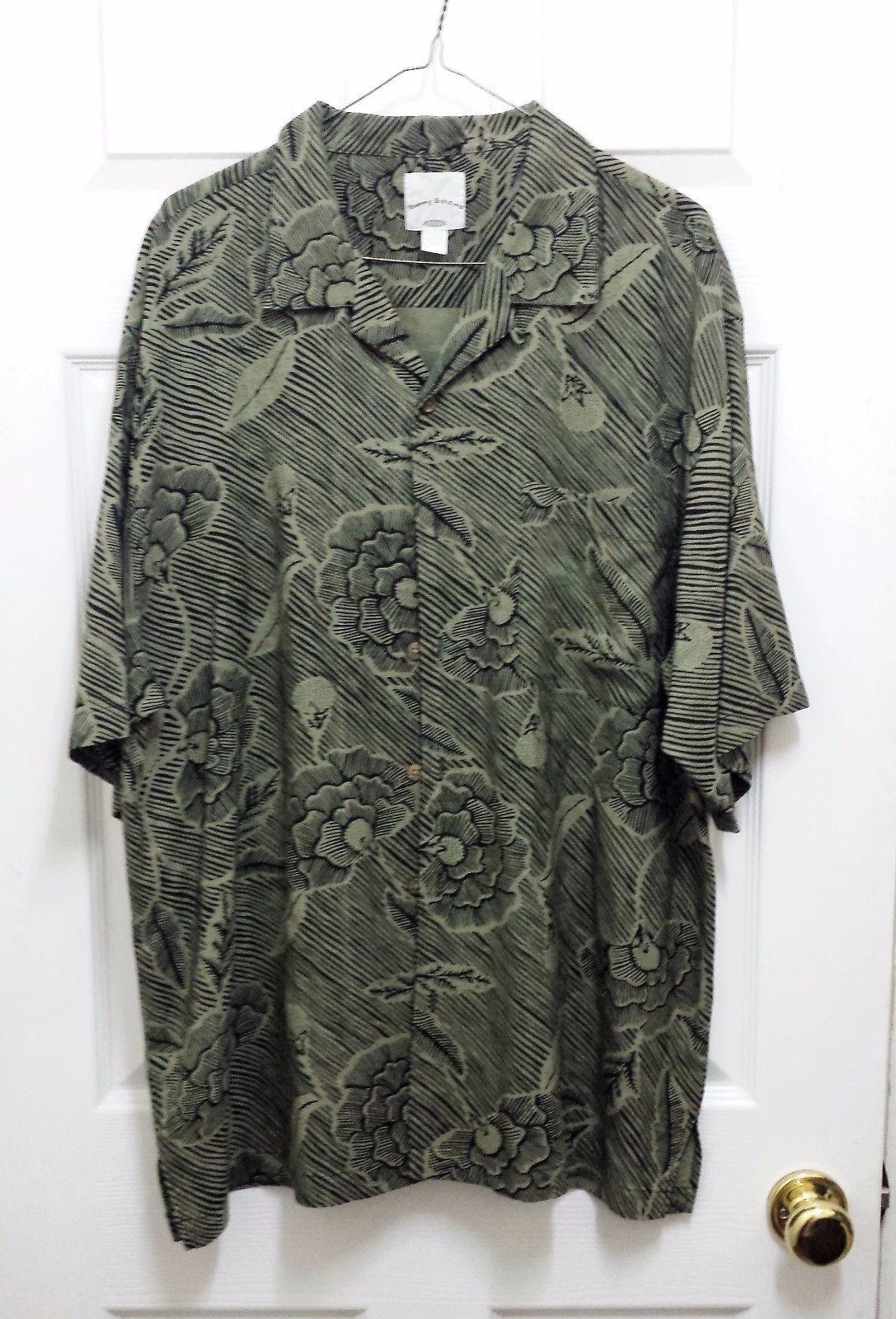 TOMMY BAHAMA Men's 100% Silk Shirt ~ Comfy - Size L - Island Wear - Tropical