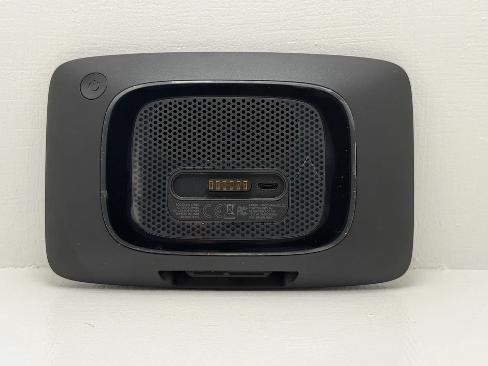 TomTom Go 520 5' GPS Navigation Device with RealTime Traffic, World Maps, WIFI - Image 2 of 3