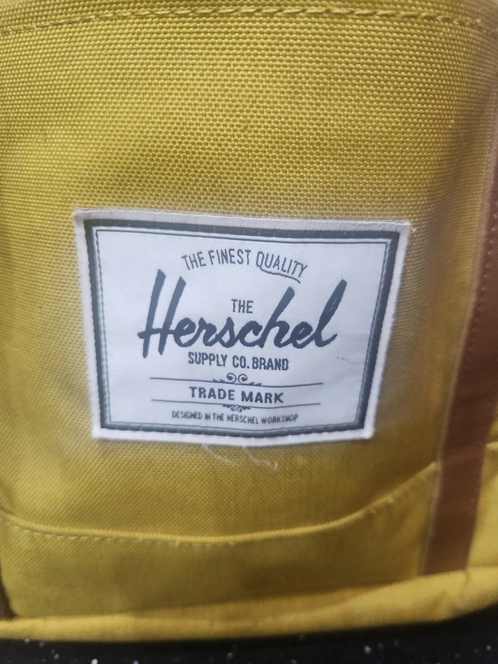 Herschel Supply Co. Retreat Backpack Yellow/Arrowood Laptop Backpack One Size - Image 3 of 4
