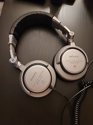 Sony MDR-V700 DJ Headphones Over-Ear | Classic Studio/DJ Monitor | Tested..Read
