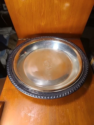 Vintage Pyrex Glass Pie Dish & Silver Plated Tray 11" WM 858 Footed Clean